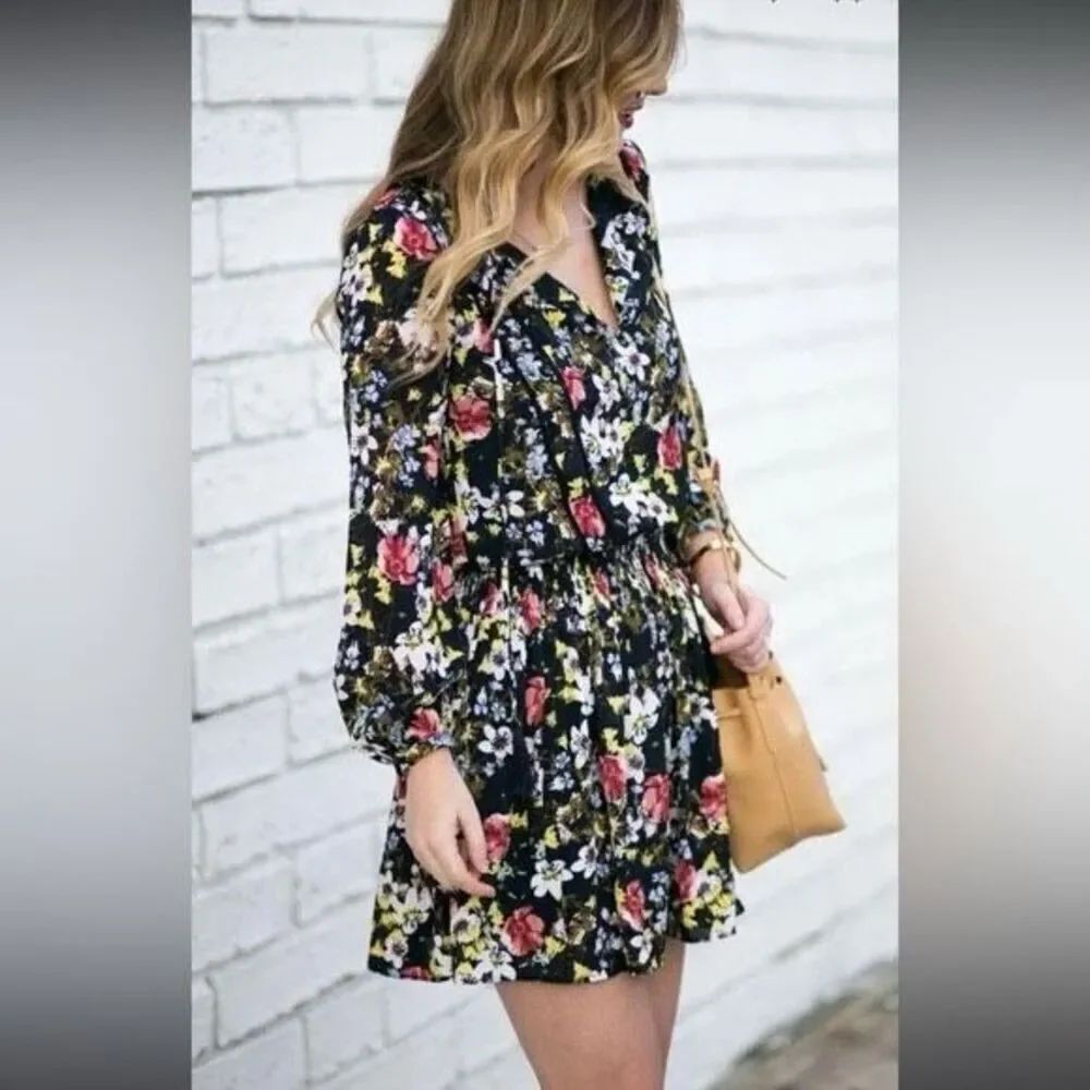 Banana Republic Long-sleeve mini dress with a smocked waist SZ M